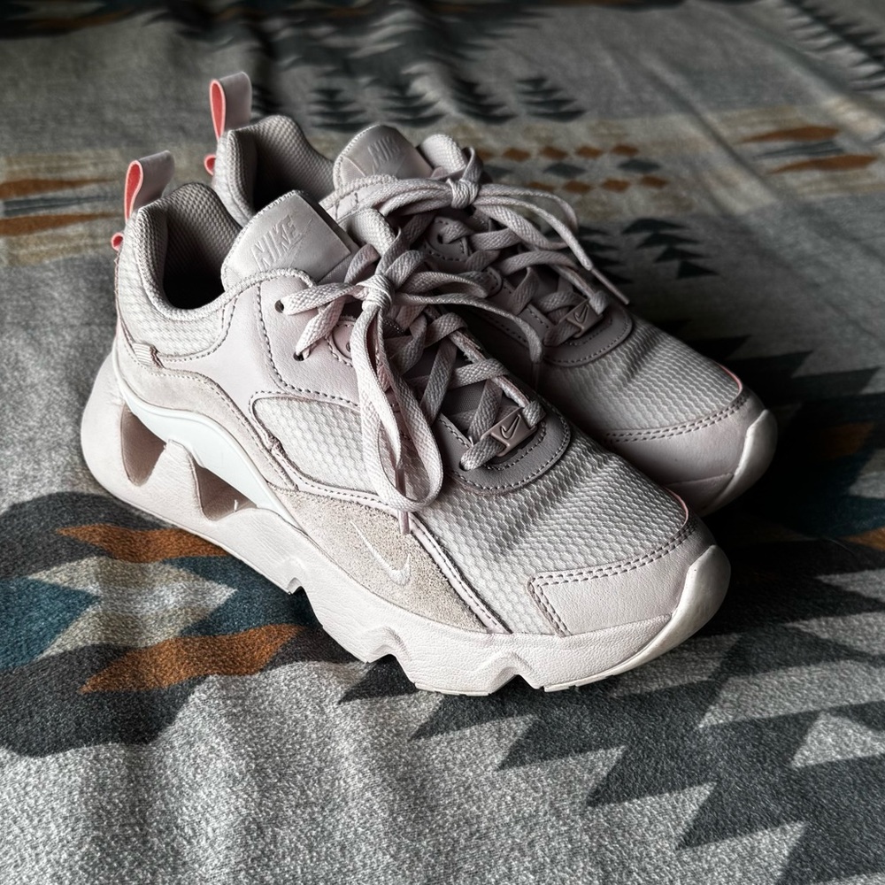 Nike RYZ 365 Barely Rose - Picture 4 of 9